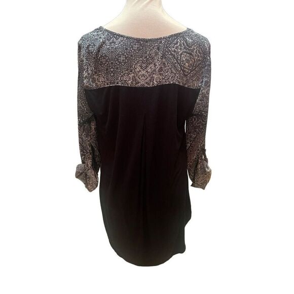 Rock & Republic Gray & Black Long Sleeve Geometric Design High/Low V-Neck Tunic/ - Picture 16 of 16